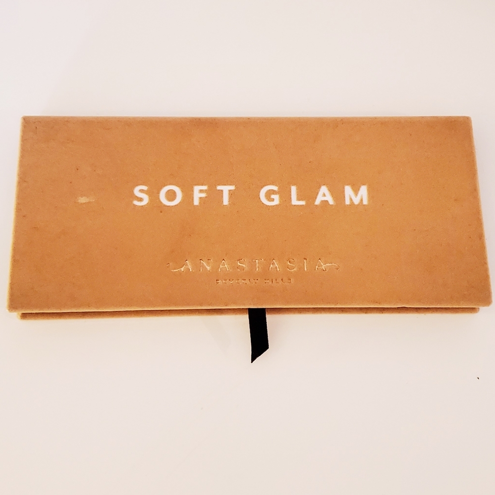 ABH Soft Glam Eyeshadow Palette